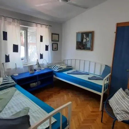 Cozy Beachfront Rogoznica