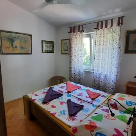 Cozy Beachfront Rogoznica Апартаменты