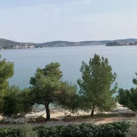 Cozy Beachfront Rogoznica * Рогозница