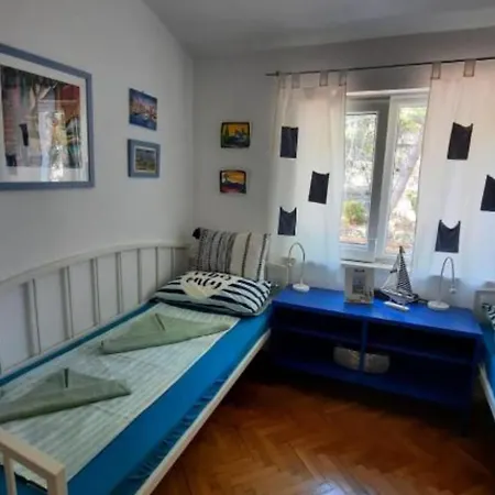 Cozy Beachfront Rogoznica Апартаменты Рогозница