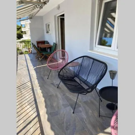 Апартаменты Cozy Beachfront Rogoznica *